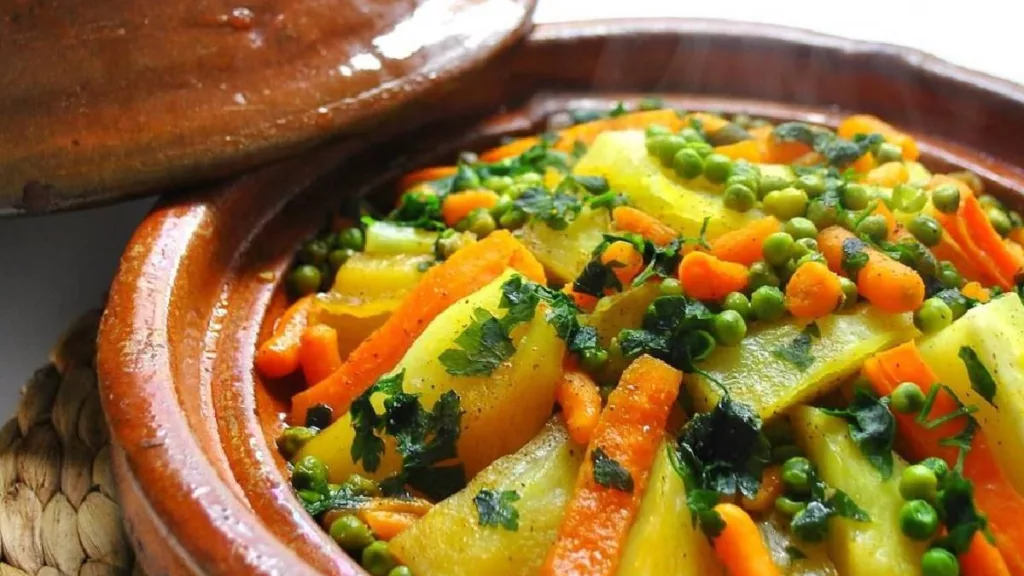 Tajine De Carottes, Petits Pois Et Pommes De Terre