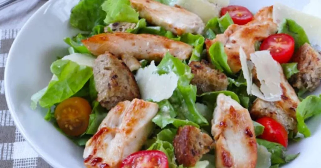 Recette de Salade César au Poulet Croustillant